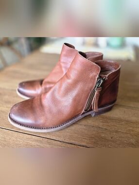 Gianni Bini Tan Leather Zip Ankle Boots